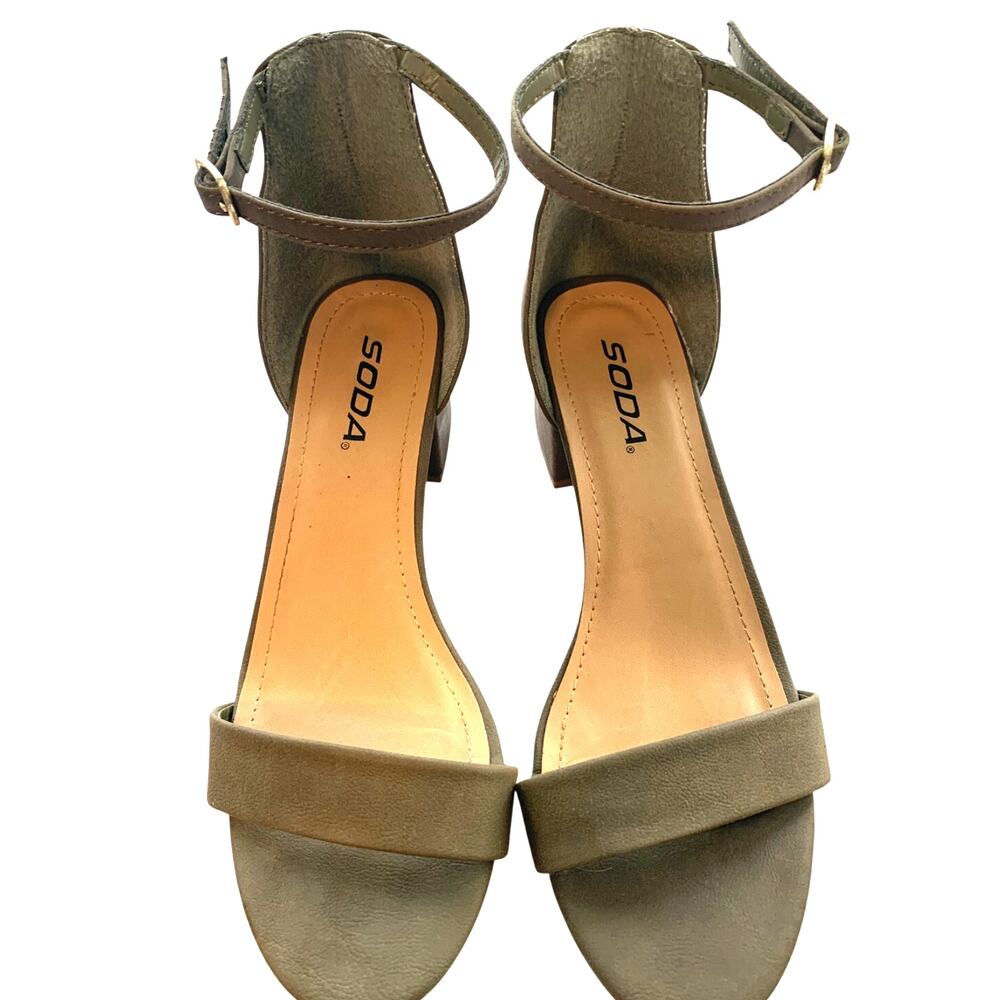SODA WEEKEND-S ANKLE STRAP HEEL CLOSURE OLIVE GREEN BLOCK HEEL FAUX SUEDE SIZE 8